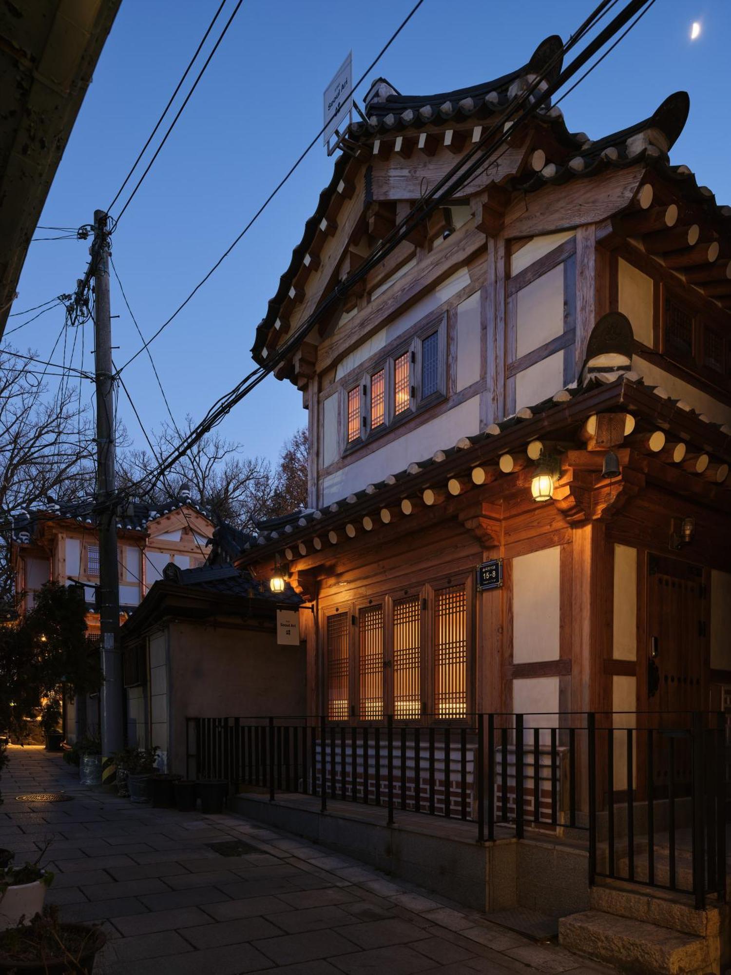 The Korean Traditional Hanok In Downtown Seoul For Convenient Public Transportation - Seoul Ari מראה חיצוני תמונה