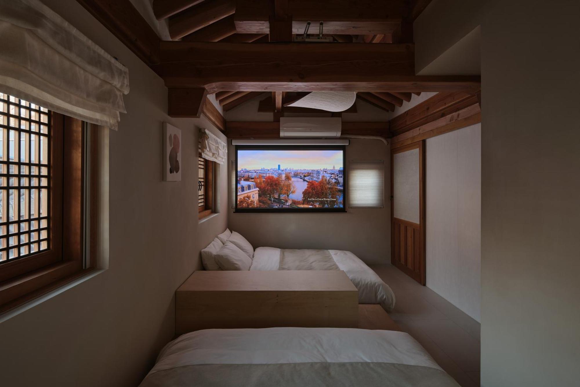 The Korean Traditional Hanok In Downtown Seoul For Convenient Public Transportation - Seoul Ari מראה חיצוני תמונה